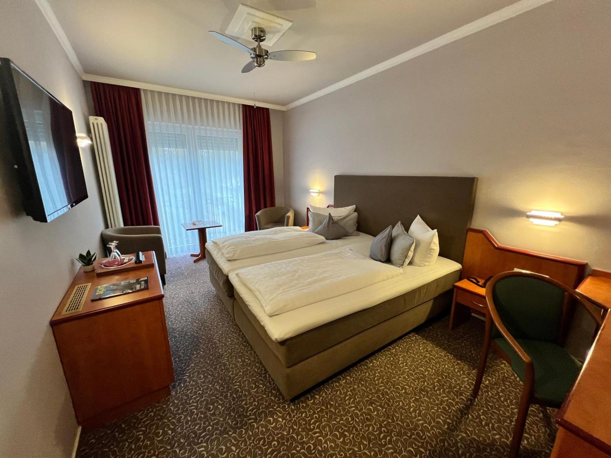 באד קראוצנבאך Hotel Victoria מראה חיצוני תמונה