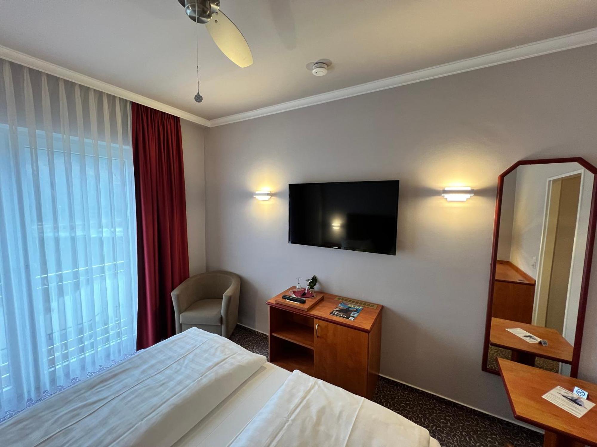 באד קראוצנבאך Hotel Victoria מראה חיצוני תמונה