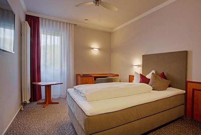 באד קראוצנבאך Hotel Victoria מראה חיצוני תמונה